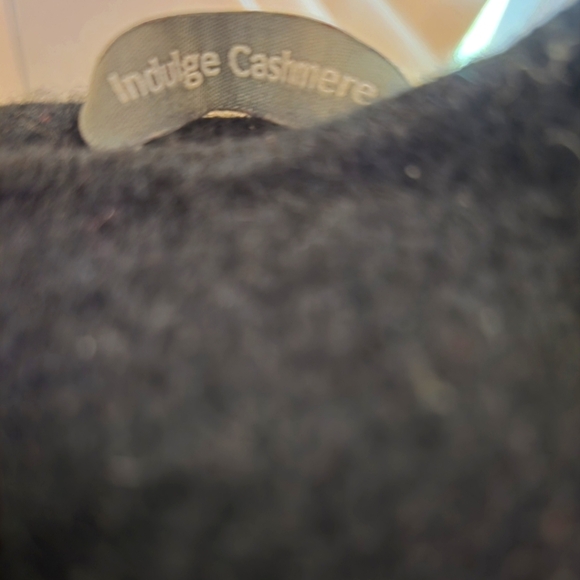 Indulge Cashmere Colorblock 100% Cashmere Sweater – Size Small - Picture 4 of 4